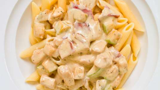 Πένες με κολοκυθάκια και κρόκο (ζαφορά)